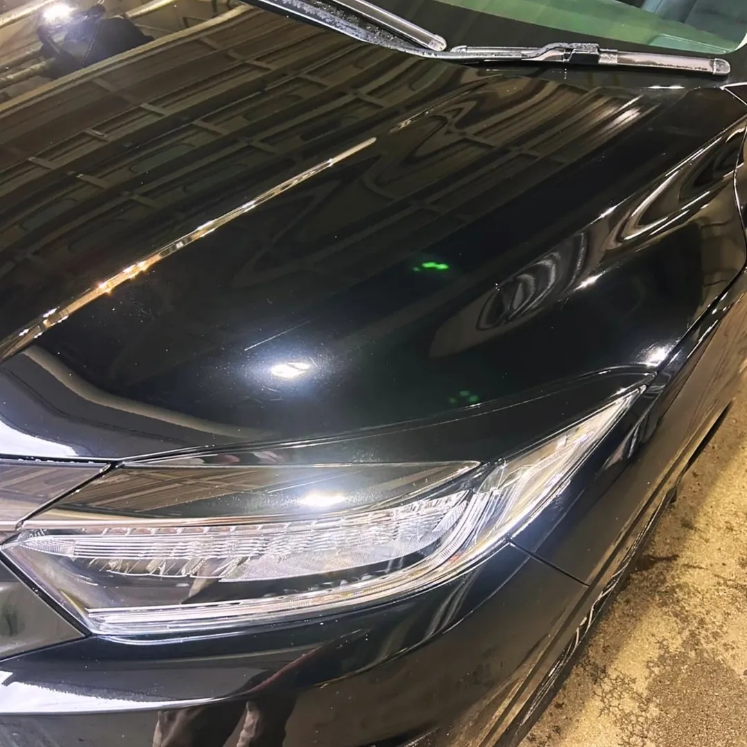 🚗【ヴェゼル 磨き＆コーティング施工】